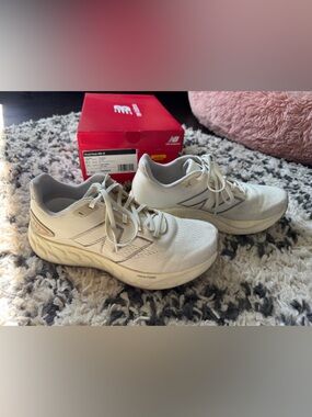 New Balance Fresh Foam 680 v8 Cream/Beige Knit Running Sneakers